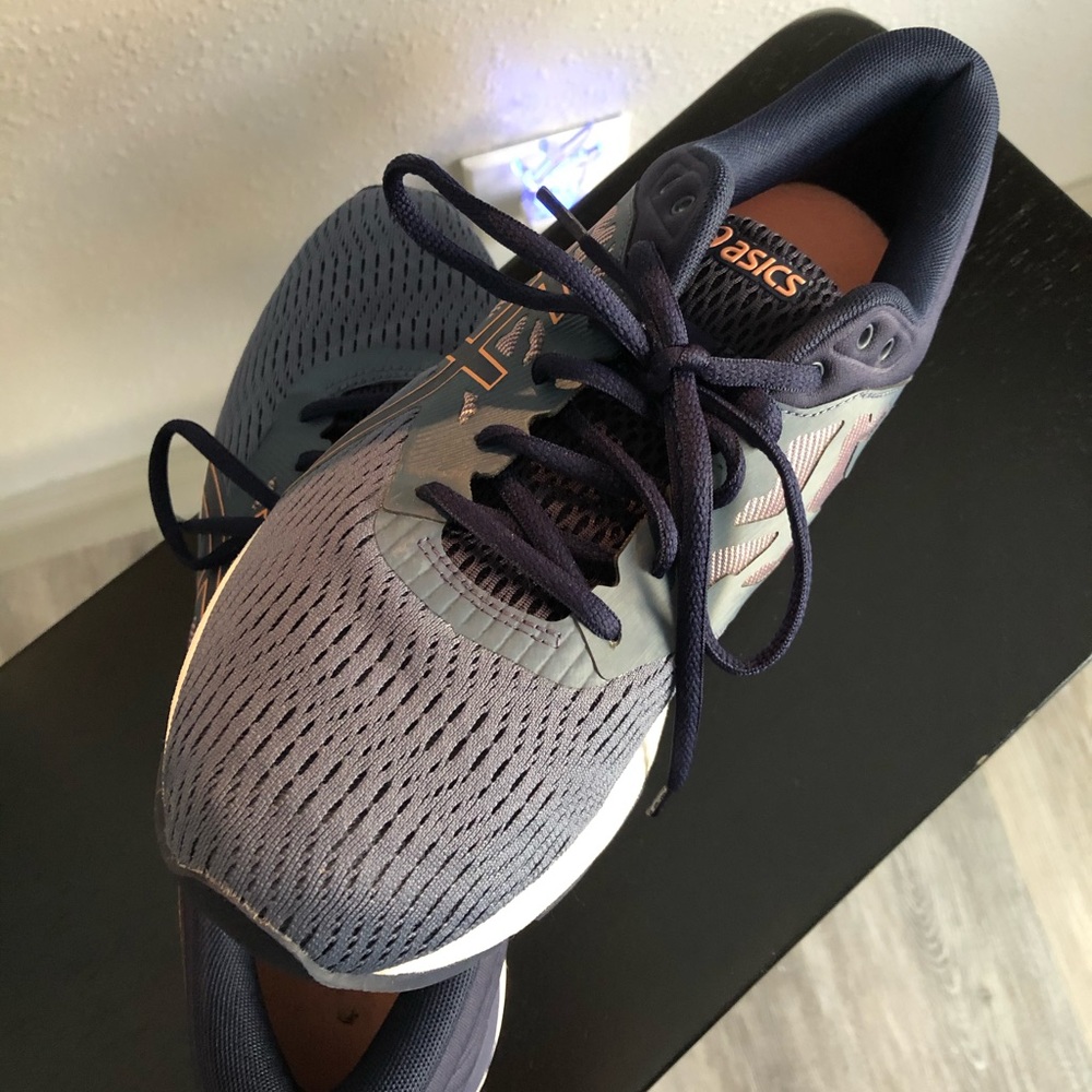 Women’s ASICS size 10